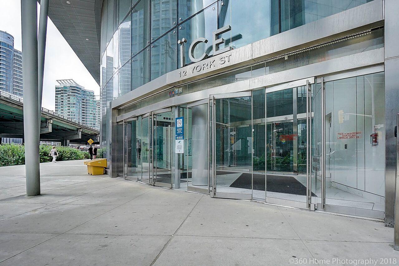 Ice - Lake And City View Toronto Exterior photo