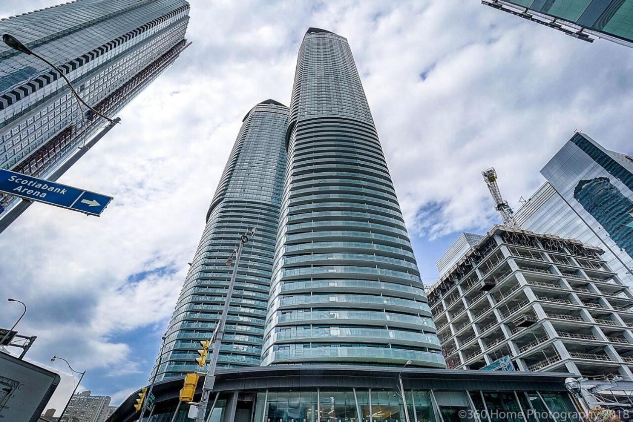 Ice - Lake And City View Apartment Toronto Exterior photo